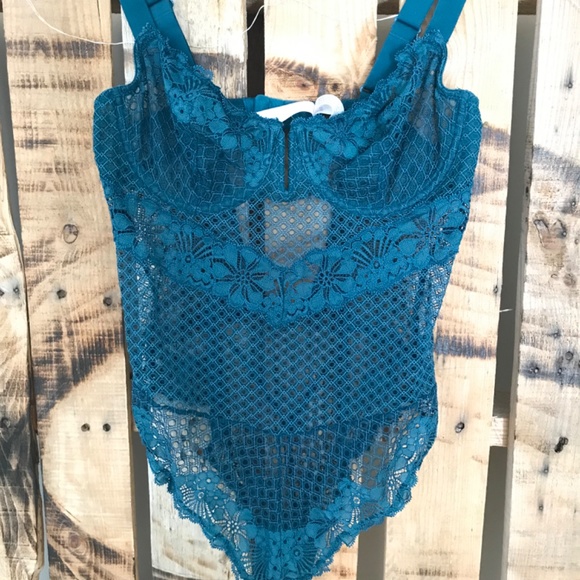 Unlined Lace Teddy - Picture 2 of 4